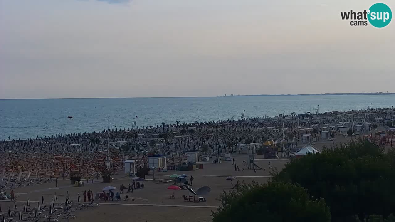 Spletna kamera Bibione plaža – pogled iz Ashanti ApartHotela