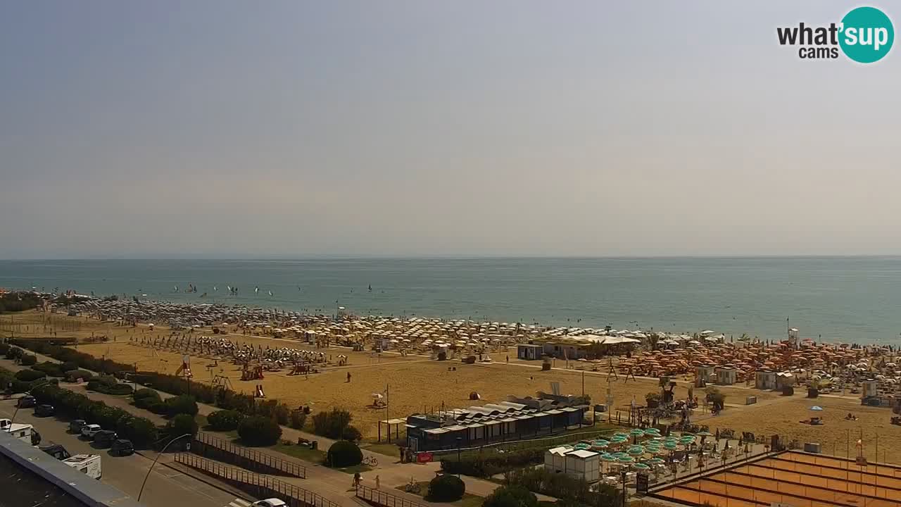 La spiaggia di Bibione webcam live e piazzale Zenit