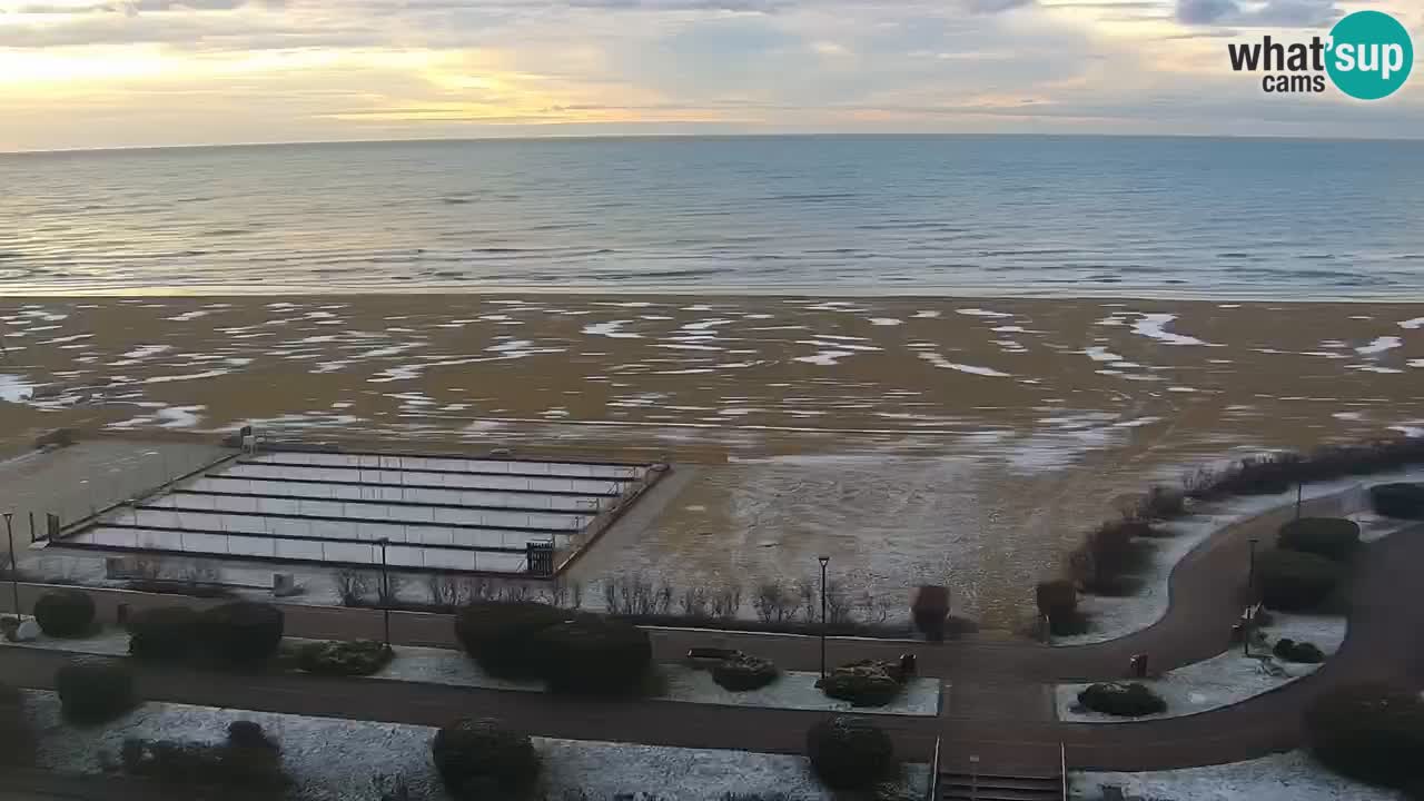 La spiaggia di Bibione webcam live e piazzale Zenit