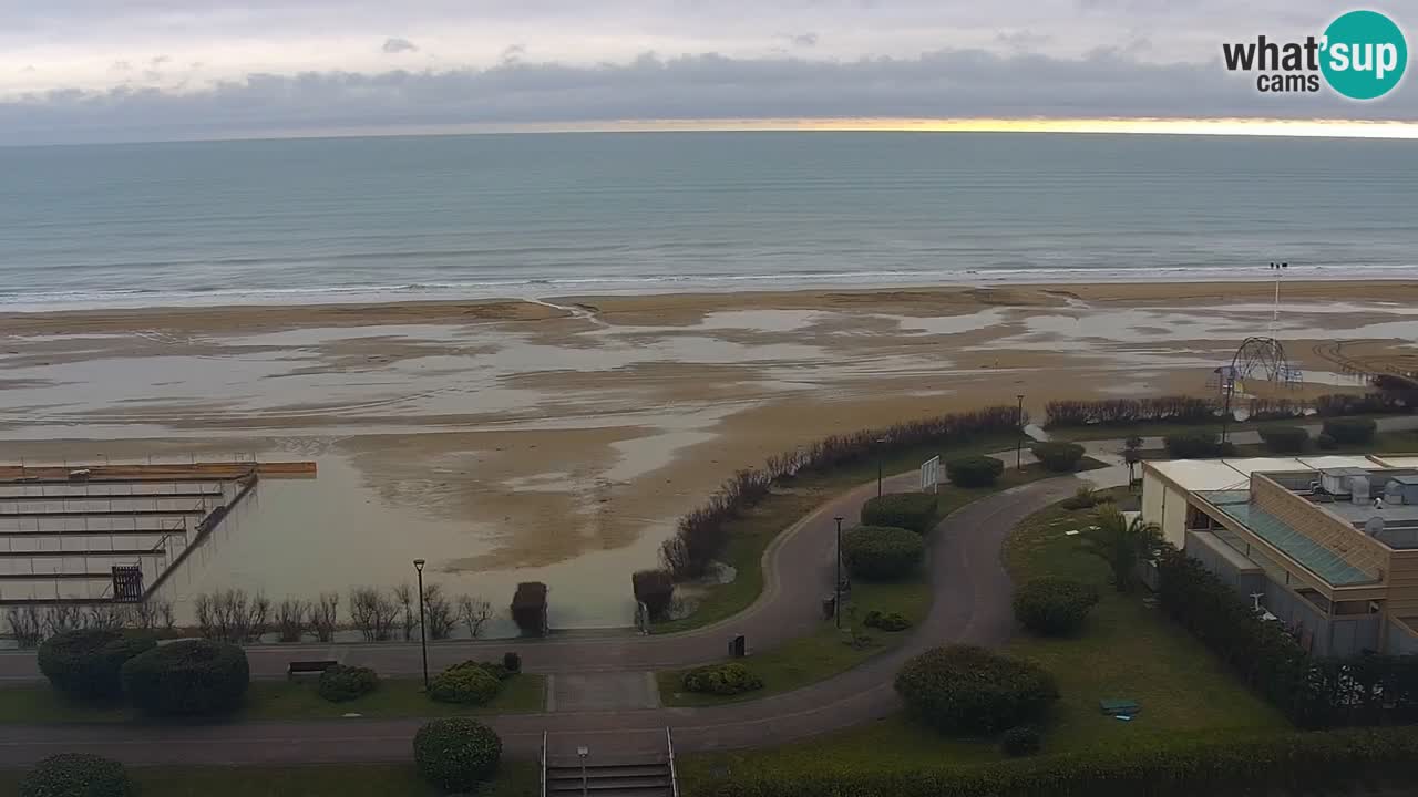 La spiaggia di Bibione webcam live e piazzale Zenit