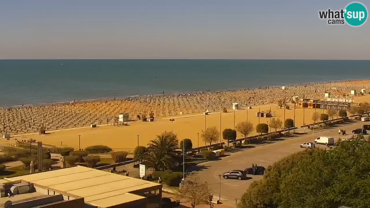 La spiaggia di Bibione webcam live e piazzale Zenit