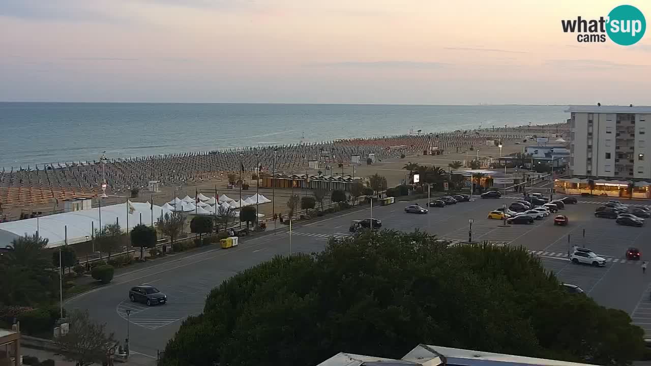 La spiaggia di Bibione webcam live e piazzale Zenit