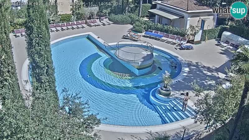 Villaggio Mare Blu bazen UŽIVO web kamera Bibione Pineda – Italija