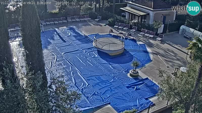 Villaggio Mare Blu bazen UŽIVO web kamera Bibione Pineda – Italija