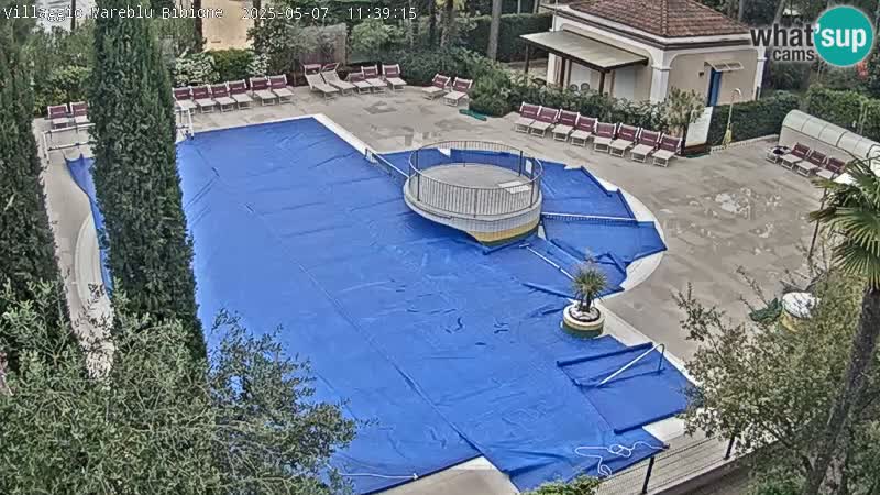 Villaggio Mare Blu bazen UŽIVO web kamera Bibione Pineda – Italija