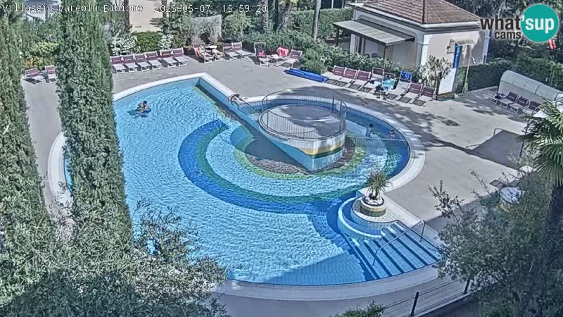 Villaggio Mare Blu bazen UŽIVO web kamera Bibione Pineda – Italija