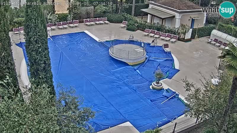 Villaggio Mare Blu bazen UŽIVO web kamera Bibione Pineda – Italija