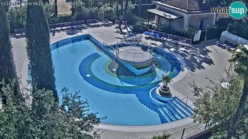 Villaggio Mare Blu bazen UŽIVO web kamera Bibione Pineda – Italija