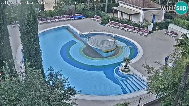 Villaggio Mare Blu bazen UŽIVO web kamera Bibione Pineda – Italija