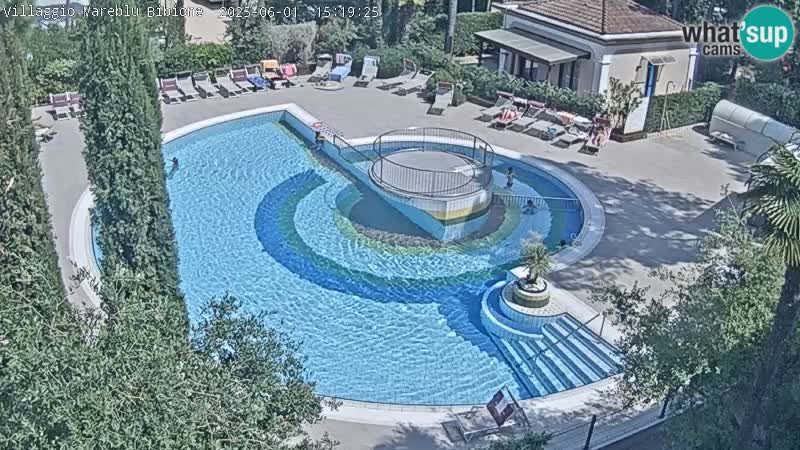 Villaggio Mare Blu bazen UŽIVO web kamera Bibione Pineda – Italija