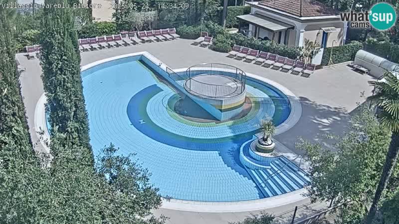 Villaggio Mare Blu bazen UŽIVO web kamera Bibione Pineda – Italija