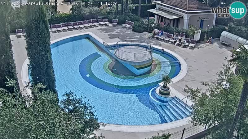 Villaggio Mare Blu bazen UŽIVO web kamera Bibione Pineda – Italija