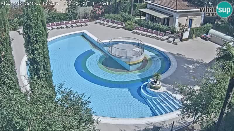 Villaggio Mare Blu bazen UŽIVO web kamera Bibione Pineda – Italija