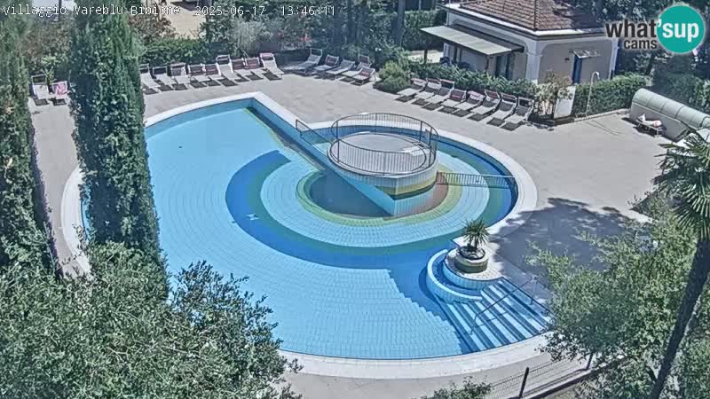 Villaggio Mare Blu bazen UŽIVO web kamera Bibione Pineda – Italija