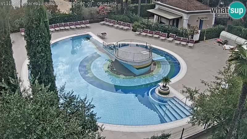 Villaggio Mare Blu bazen UŽIVO web kamera Bibione Pineda – Italija