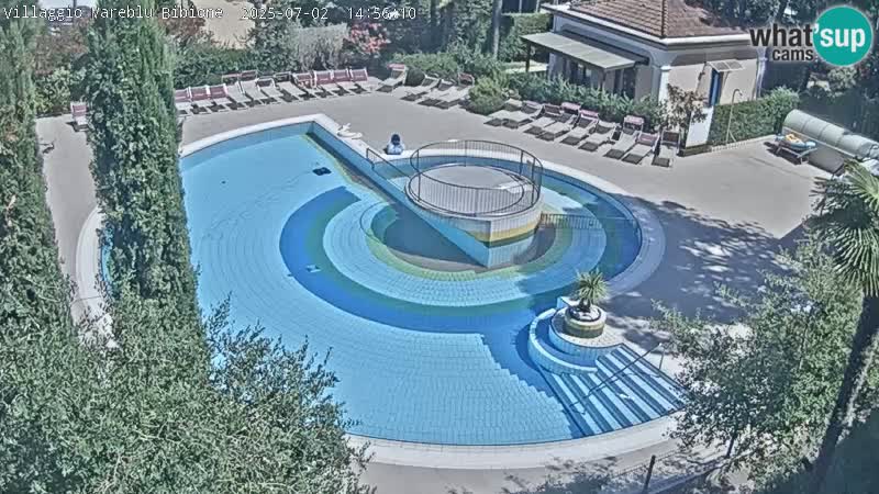 Villaggio Mare Blu bazen UŽIVO web kamera Bibione Pineda – Italija