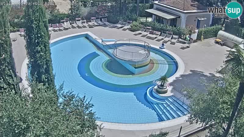 Villaggio Mare Blu bazen UŽIVO web kamera Bibione Pineda – Italija