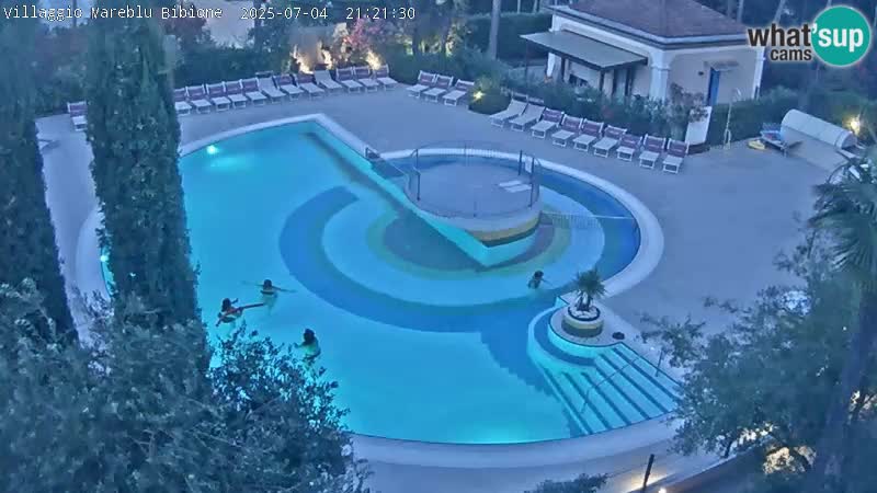 Villaggio Mare Blu bazen UŽIVO web kamera Bibione Pineda – Italija