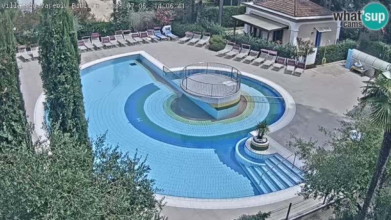 Villaggio Mare Blu bazen UŽIVO web kamera Bibione Pineda – Italija
