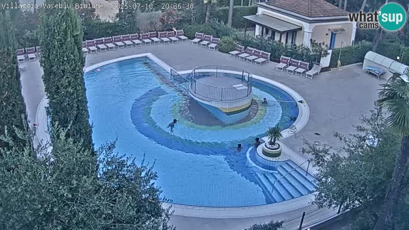Villaggio Mare Blu bazen Spletna kamera V živo Bibione Pineda – Italija