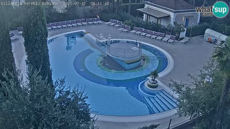 Villaggio Mare Blu bazen UŽIVO web kamera Bibione Pineda – Italija