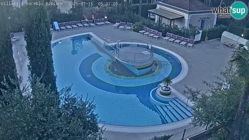 Villaggio Mare Blu bazen UŽIVO web kamera Bibione Pineda – Italija