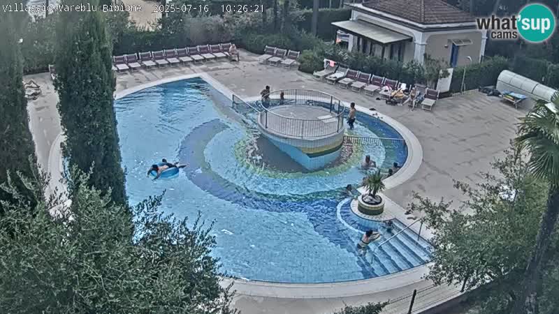 Villaggio Mare Blu bazen UŽIVO web kamera Bibione Pineda – Italija