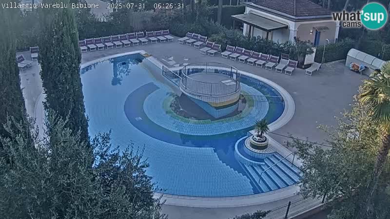 Villaggio Mare Blu bazen UŽIVO web kamera Bibione Pineda – Italija
