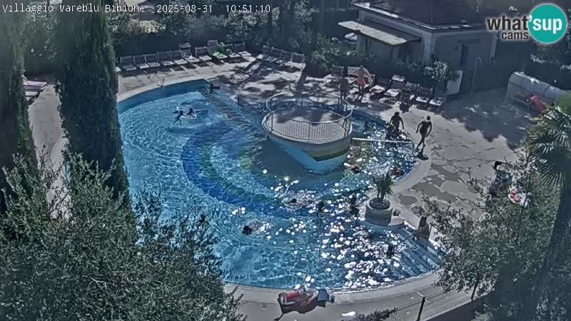 Villaggio Mare Blu bazen UŽIVO web kamera Bibione Pineda – Italija