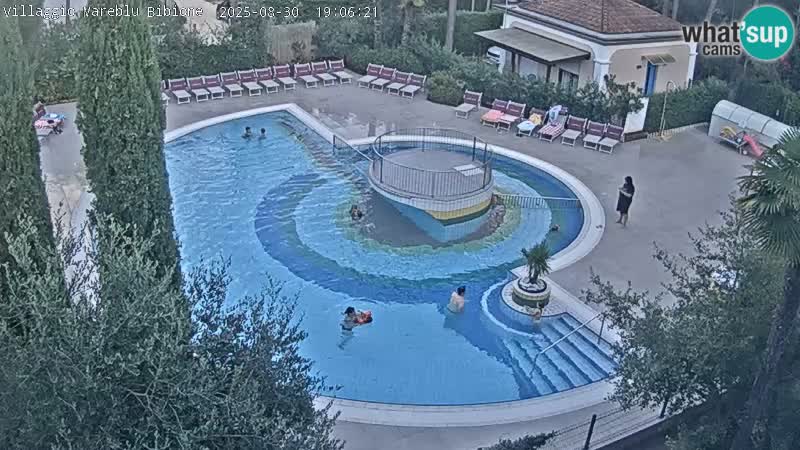 Villaggio Mare Blu bazen UŽIVO web kamera Bibione Pineda – Italija