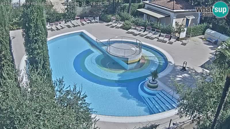 Villaggio Mare Blu bazen UŽIVO web kamera Bibione Pineda – Italija