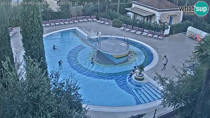 Villaggio Mare Blu bazen Spletna kamera V živo Bibione Pineda – Italija