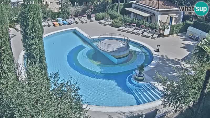 Villaggio Mare Blu bazen UŽIVO web kamera Bibione Pineda – Italija