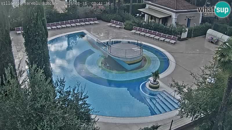 Villaggio Mare Blu bazen UŽIVO web kamera Bibione Pineda – Italija