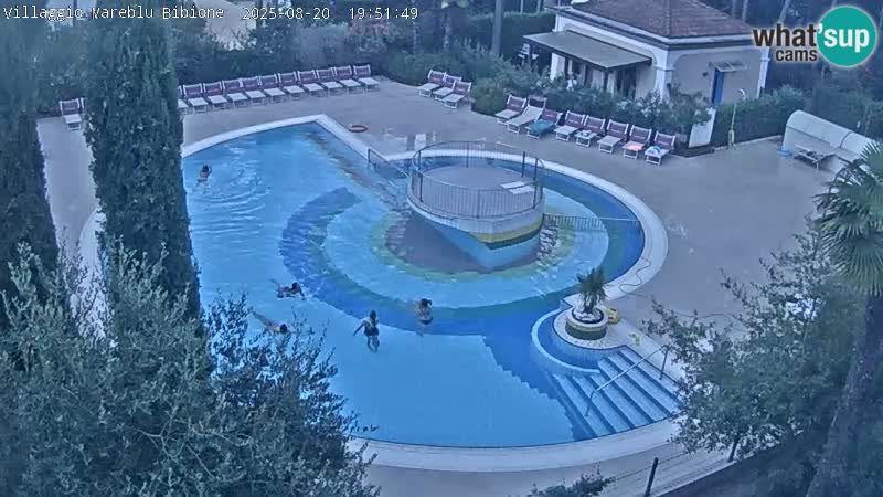 Villaggio Mare Blu bazen UŽIVO web kamera Bibione Pineda – Italija