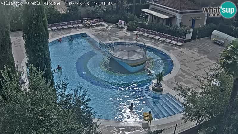 Villaggio Mare Blu bazen UŽIVO web kamera Bibione Pineda – Italija