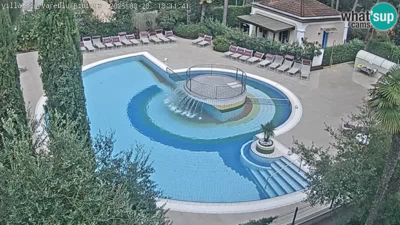 Villaggio Mare Blu bazen UŽIVO web kamera Bibione Pineda – Italija