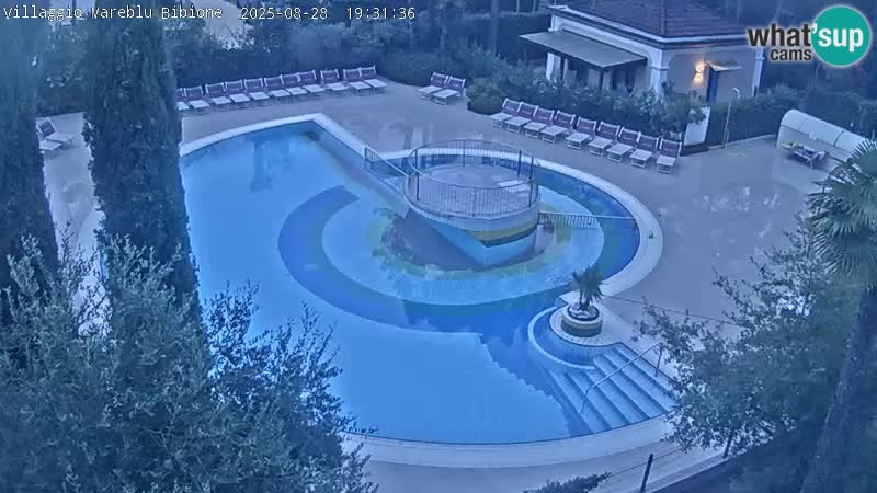 Villaggio Mare Blu bazen UŽIVO web kamera Bibione Pineda – Italija