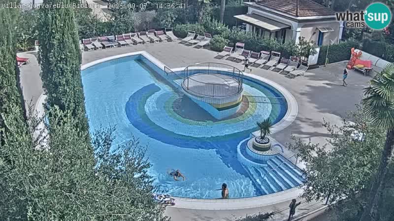 Villaggio Mare Blu bazen UŽIVO web kamera Bibione Pineda – Italija