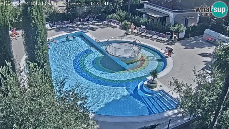 Villaggio Mare Blu bazen UŽIVO web kamera Bibione Pineda – Italija