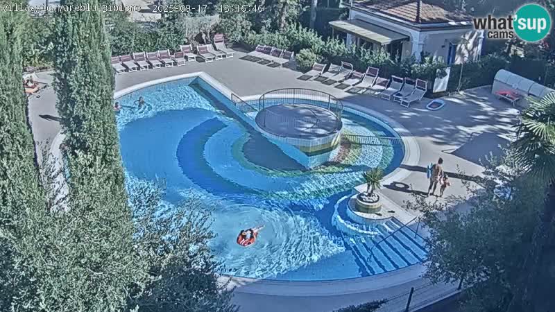 Villaggio Mare Blu bazen UŽIVO web kamera Bibione Pineda – Italija