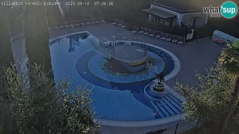 Villaggio Mare Blu bazen UŽIVO web kamera Bibione Pineda – Italija