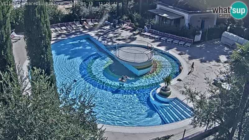 Villaggio Mare Blu bazen UŽIVO web kamera Bibione Pineda – Italija