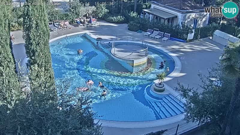 Villaggio Mare Blu bazen Spletna kamera V živo Bibione Pineda – Italija