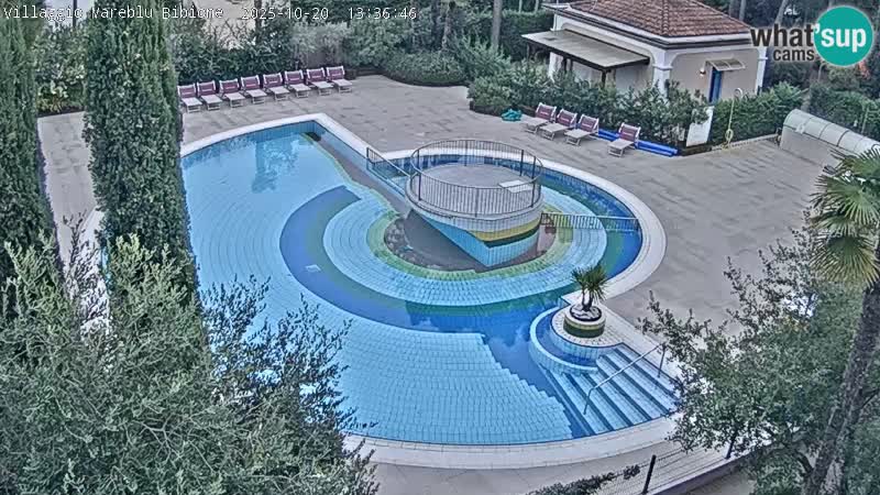 Villaggio Mare Blu bazen UŽIVO web kamera Bibione Pineda – Italija