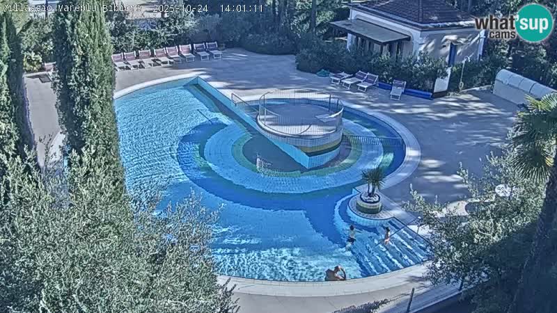 Villaggio Mare Blu bazen UŽIVO web kamera Bibione Pineda – Italija