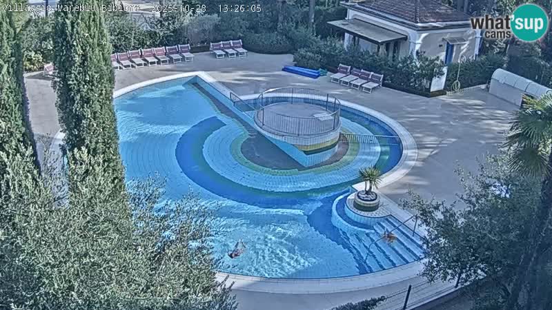 Villaggio Mare Blu bazen UŽIVO web kamera Bibione Pineda – Italija