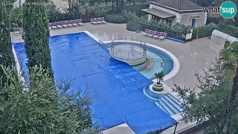 Villaggio Mare Blu bazen UŽIVO web kamera Bibione Pineda – Italija