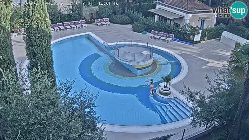 Villaggio Mare Blu bazen UŽIVO web kamera Bibione Pineda – Italija