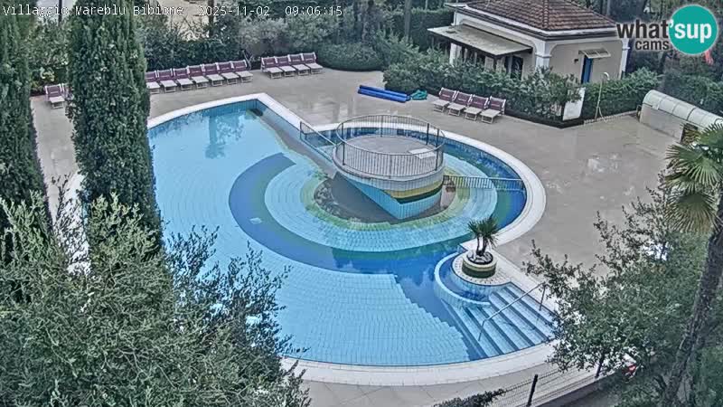 Villaggio Mare Blu bazen UŽIVO web kamera Bibione Pineda – Italija